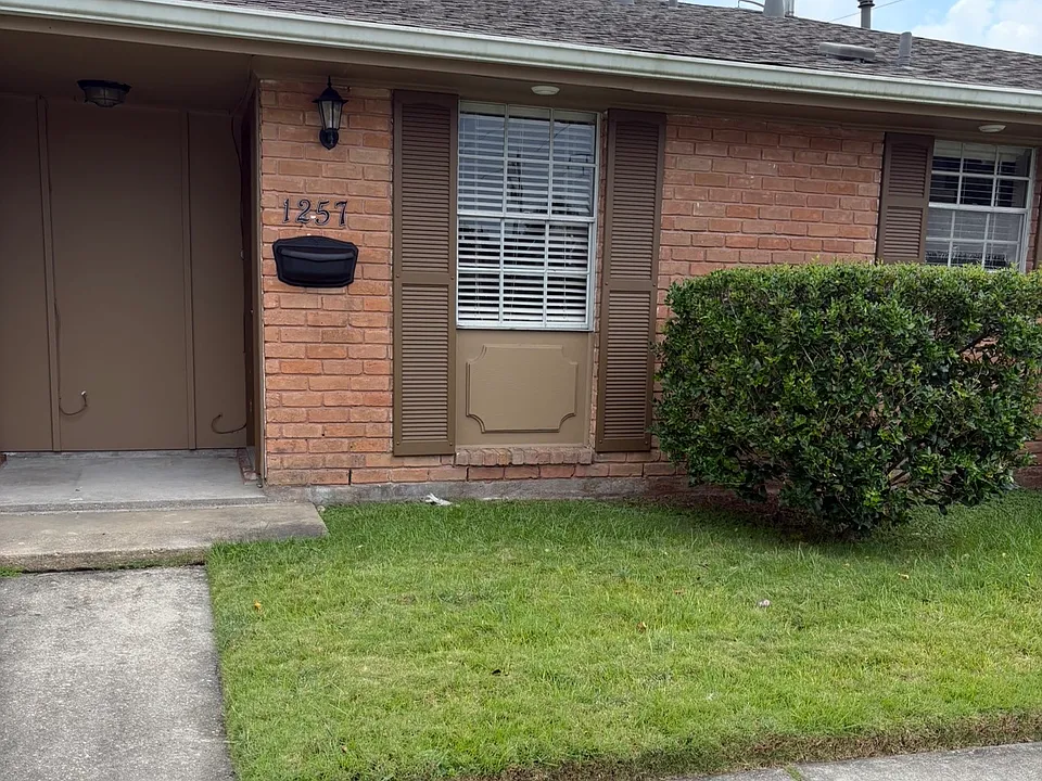 1257 Carrollton Ave