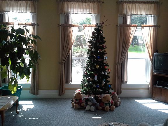 5th image of 211 N Main Street