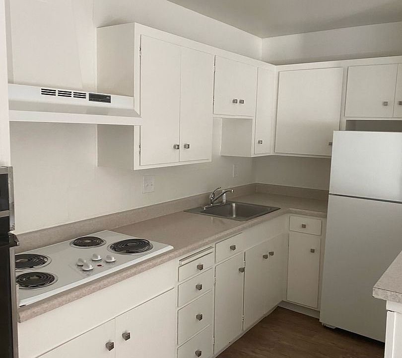 2nd image of 2307 I St #5