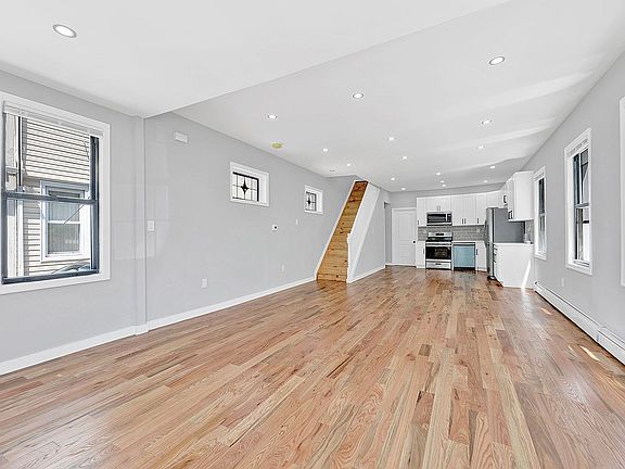 3rd image of 194-47 113th Ave