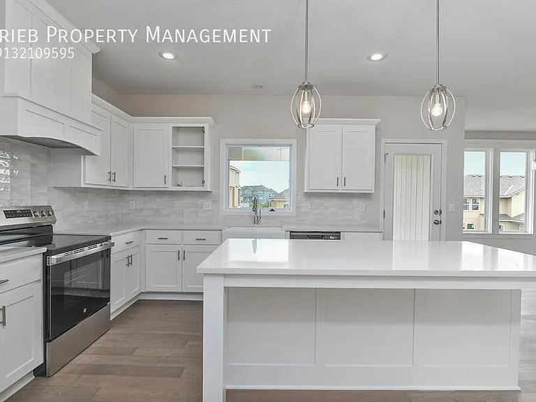 2677 W Dartmouth St — Photo 19