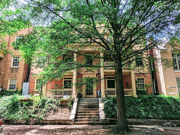 2nd image of 304 N Cleveland St APT 1