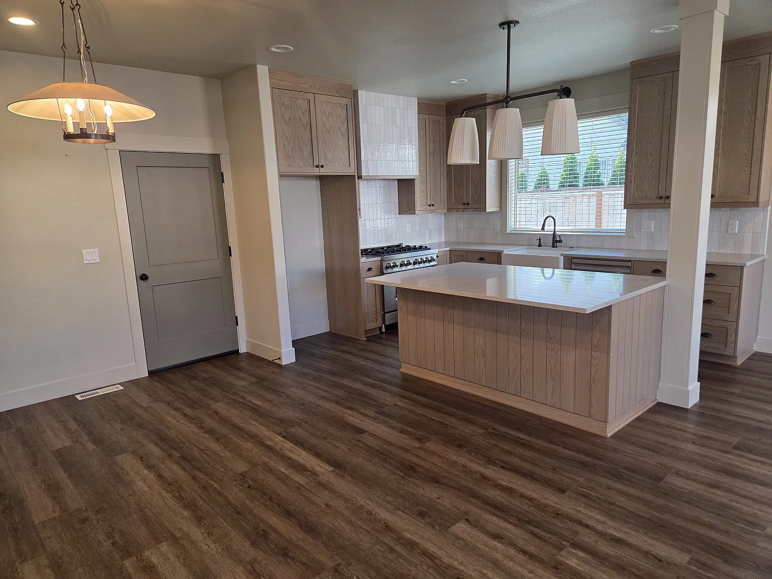 4 bed, 2230 sqft, $3,200 — Photo 3