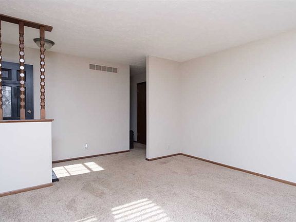 3rd image of 4702 Luna Dr