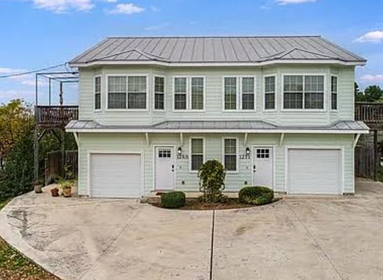 1st image of 1269 E Common St #1269