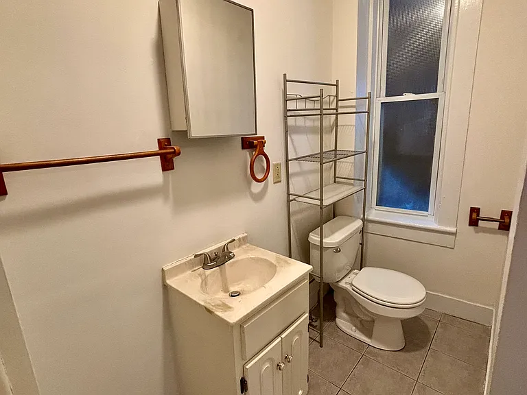 225 Lake St #2C — Photo 8