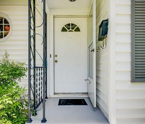 2nd image of 1292 Catawba St