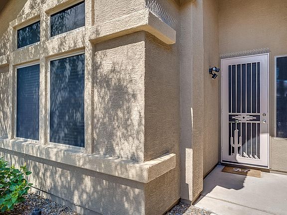 4th image of 1026 S Valle Verde