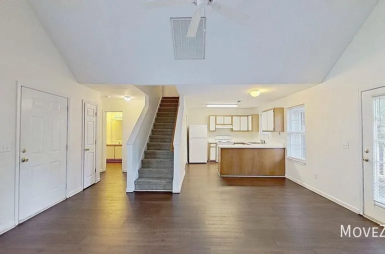 307 Saint Rosea Rd — Photo 2
