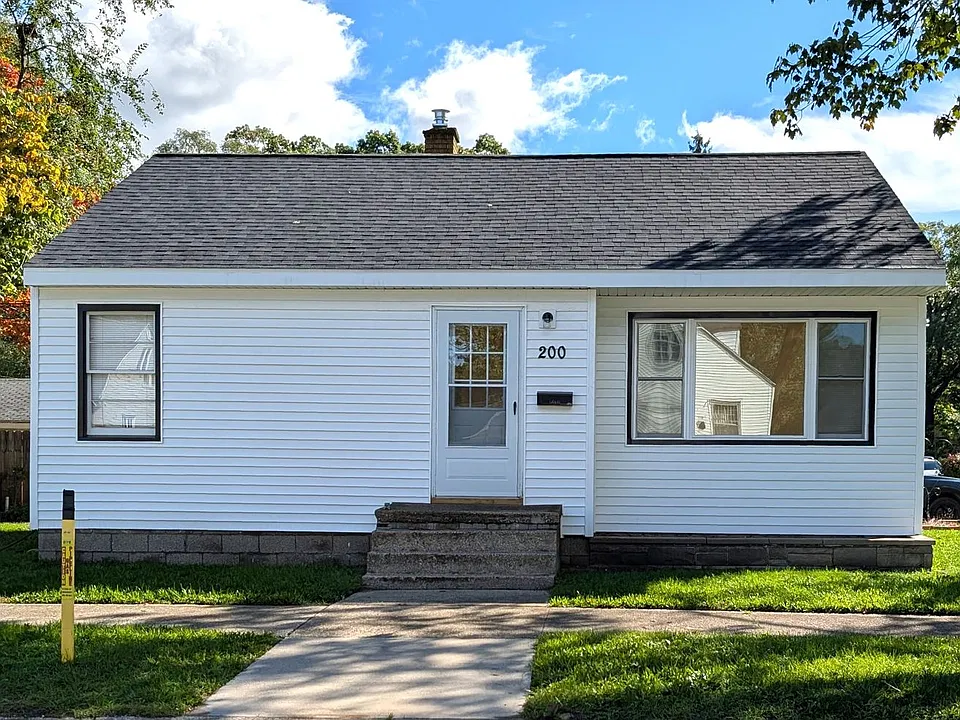200 E Lincoln Ave