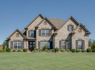 12740 Cotton Row Dr, Olive Branch, MS 38654