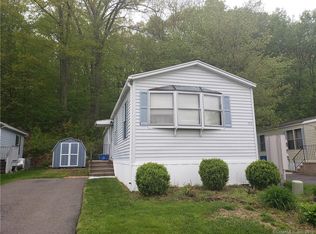 33 Woodland Park, Shelton, CT 06484