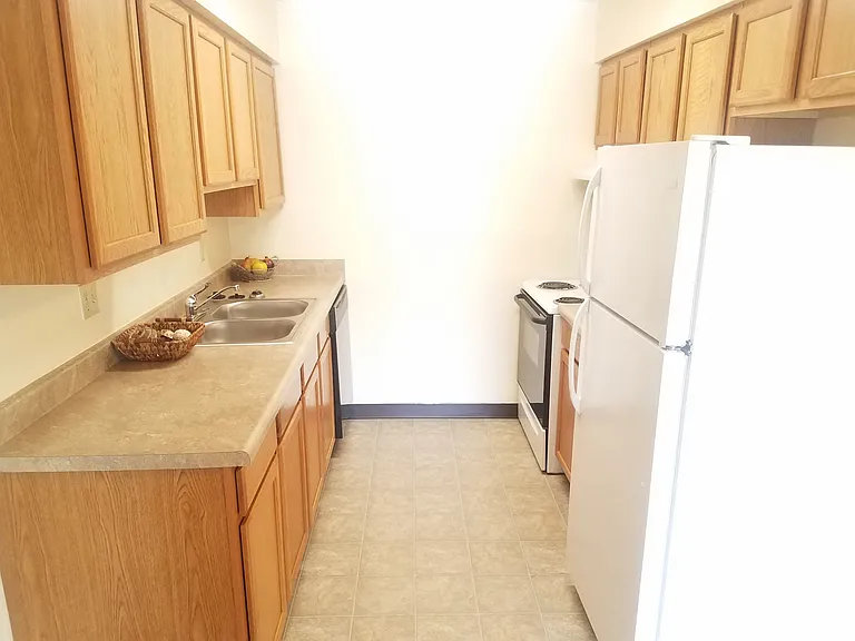 Kimberly Club Apartments — Photo 172