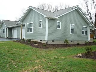 1st image of 208 Morris Ln