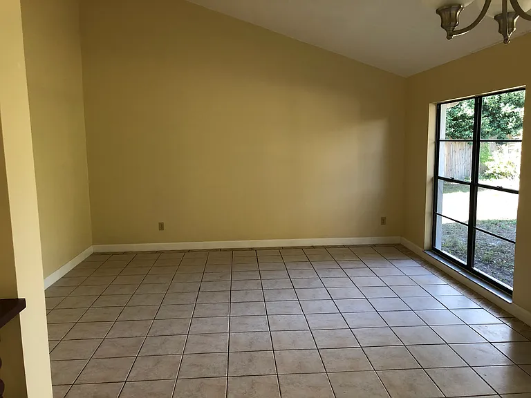 15730 Gardenside Ln — Photo 6