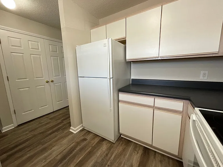 Meridian Park Apartments — Photo 134