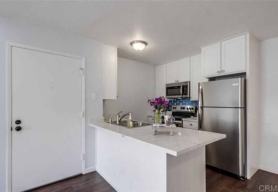 1st image of 3549 Castle Glen Dr Unit 212