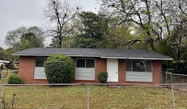1st image of 1037 E Crockett Dr