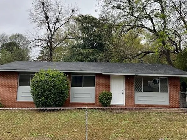 1037 E Crockett Dr, Columbus, GA 31904