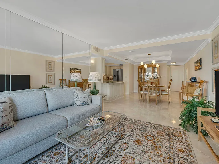 3443 Gulf Shore Blvd N #313 — Photo 7