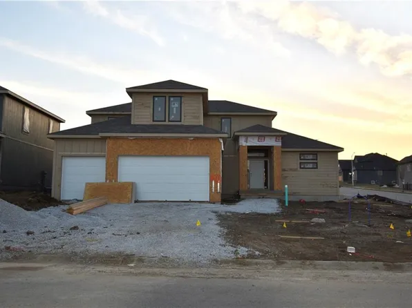 8003 NE 77th St, Kansas City, MO 64158