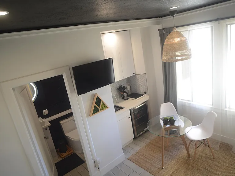 315 W 3rd St #6A — Photo 1