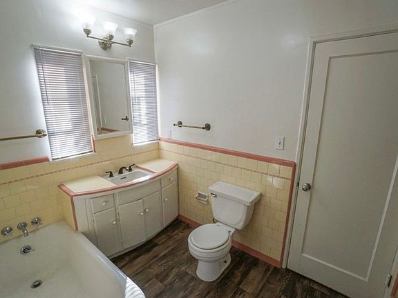 4th image of 900 W Buena Vista St #C