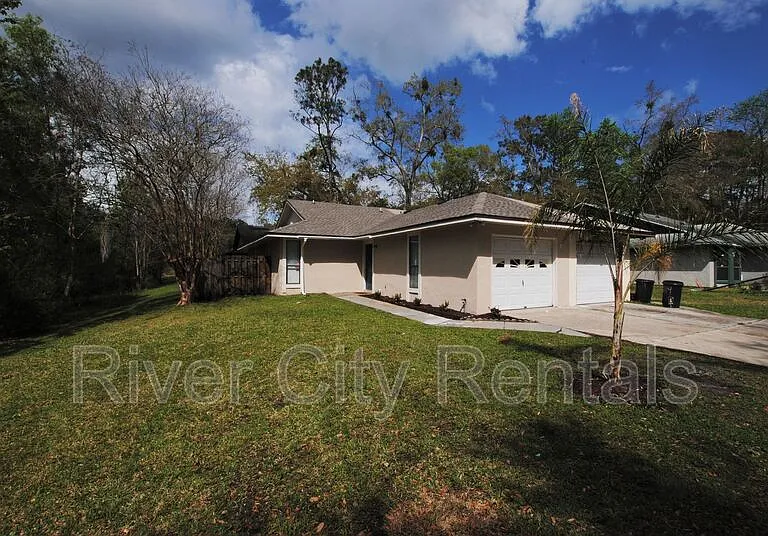 5021 Fulham Rd S — Photo 2