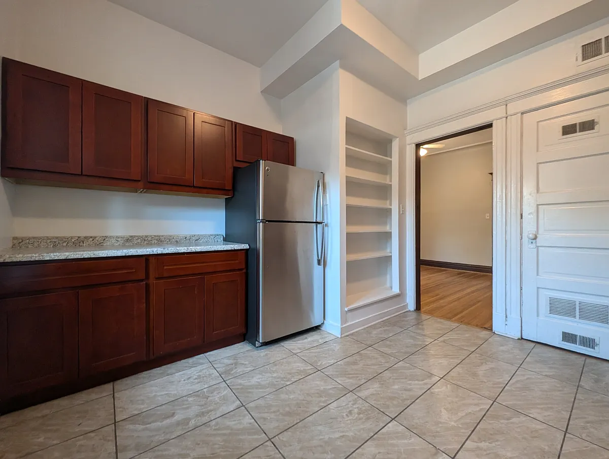 Building Photo - 3822 N Fremont St #2