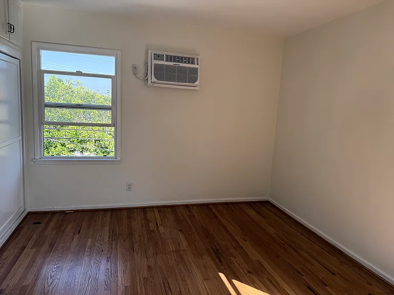 408 N Doheny Dr — Photo 18