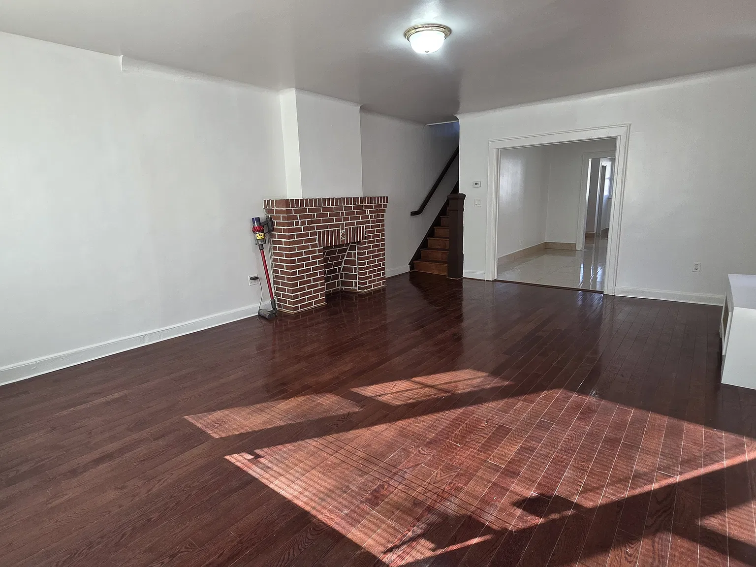 4 bed, 1.5 bath, 1500 sqft, $3,599 — Photo 3