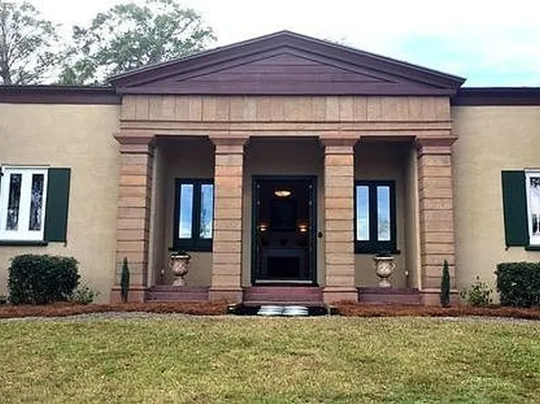 2 Leone Ln, Hanahan, SC 29410