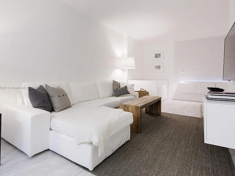 2301 Collins Ave #428 — Photo 8