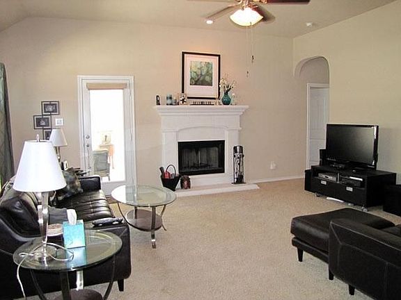 4th image of 5044 Holliday Dr