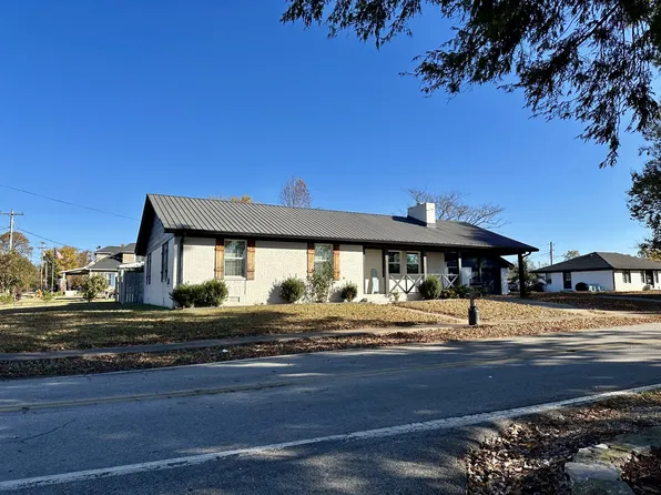 102 N Park St, Cornersville, TN 37047