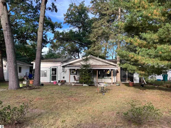 5304 Oak Dr, Alger, MI 48610