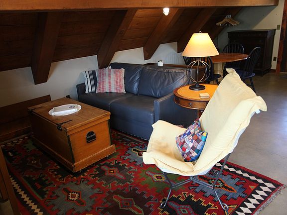 Sitting Area