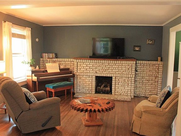 4th image of 411 West Ave