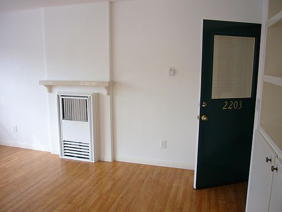 5th image of 2203 2nd Ave
