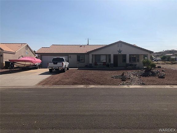 2nd image of 3824 Millar Dr