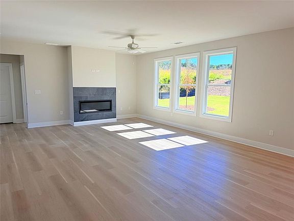 4th image of 4185 Trinity Oaks Trl