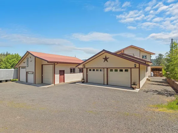 204 S 2nd St, Elk River, ID 83827