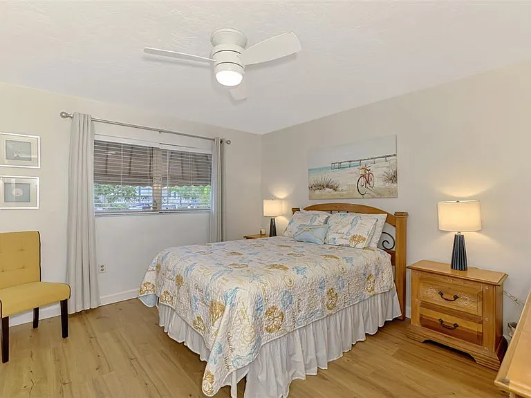 4946 Commonwealth Dr — Photo 41