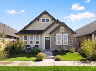6725 W Los Flores Dr, Meridian, ID 83646
