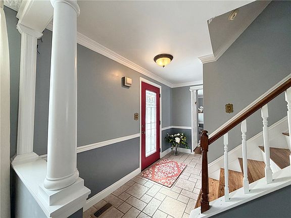 2nd image of 109 Shangri La Dr