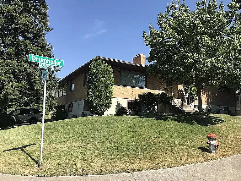 Building Photo - 6532 N Drumheller St #1