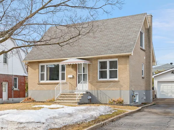 1123 Secord Ave, Ottawa, ON K1H 8C9