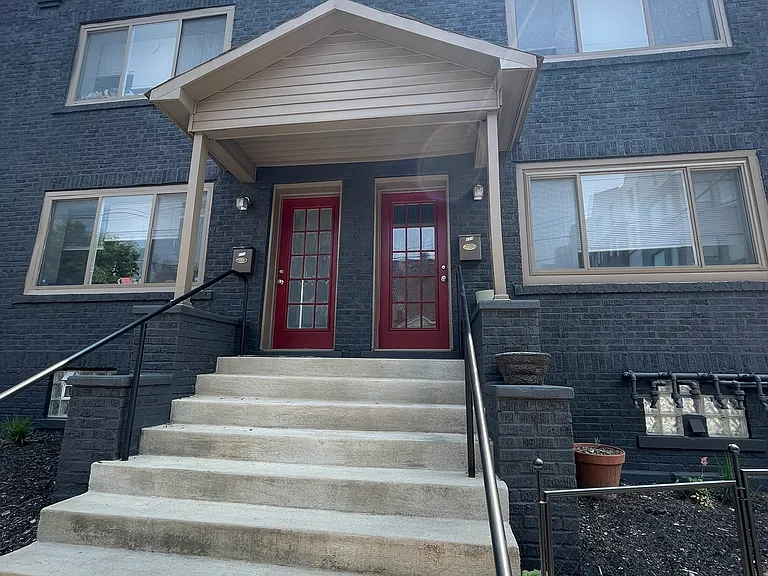 111 E 9th Ave — Photo 2