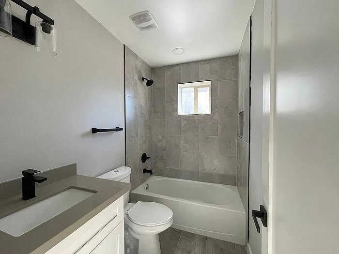 2726 E Culver St #B — Photo 69