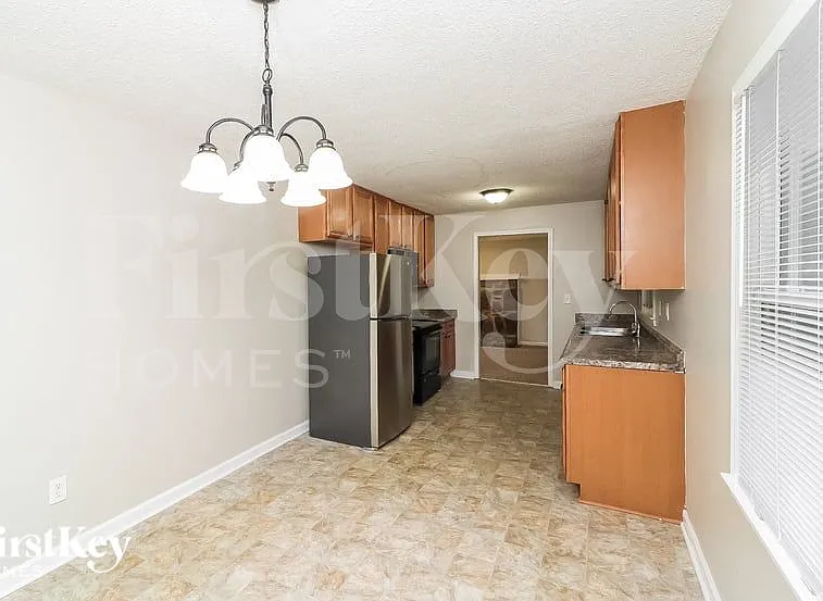 4007 Wells Cir — Photo 6